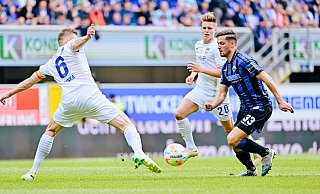SCP-Verteidiger Marcel Hoffmeier (r.) zeigte am Sonntag beim 3:2-Heimsieg gegen Heidenheim seine wohl bislang beste Rückrunden-Leistung. - Besim Mazhiqi SCP-Verteidiger Marcel Hoffmeier (r.) zeigte am Sonntag beim 3:2-Heimsieg gegen Heidenheim seine wohl bislang beste Rückrunden-Leistung. - Besim Mazhiqi