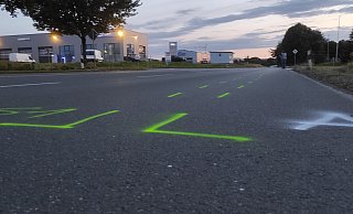 Die Spuren des Unfalls auf dem Asphalt. - Svenja Ludwig Die Spuren des Unfalls auf dem Asphalt. - Svenja Ludwig