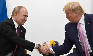 Kremlchef Wladimir Putin und der gewählte US-Präsident Donald Trump haben einen Draht zueinander, weshalb Moskau einen neuen Kontakt für möglich hält. - Susan Walsh/AP/dpa Kremlchef Wladimir Putin und der gewählte US-Präsident Donald Trump haben einen Draht zueinander, weshalb Moskau einen neuen Kontakt für möglich hält. - Susan Walsh/AP/dpa