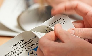 Parteien und Wahlleitungen bereiten sich auf eine vorgezogene Bundestagswahl vor. (Archivbild) - Soeren Stache/dpa Parteien und Wahlleitungen bereiten sich auf eine vorgezogene Bundestagswahl vor. (Archivbild) - Soeren Stache/dpa