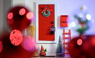 Eine Zaubertür für den Wichtel: Anfang Dezember ziehen in Häuser mit Kindern die Helfer vom Weihnachtsmann ein. - Hendrik Schmidt/dpa Eine Zaubertür für den Wichtel: Anfang Dezember ziehen in Häuser mit Kindern die Helfer vom Weihnachtsmann ein. - Hendrik Schmidt/dpa