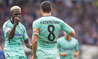 SCP-Kapitän Ron Schallenberg bejubelt gemeinsam mit dem Startelf-Debütanten Richmond Tachie seinen 1:0-Führungstreffer. - picture alliance / Fotostand SCP-Kapitän Ron Schallenberg bejubelt gemeinsam mit dem Startelf-Debütanten Richmond Tachie seinen 1:0-Führungstreffer. - picture alliance / Fotostand