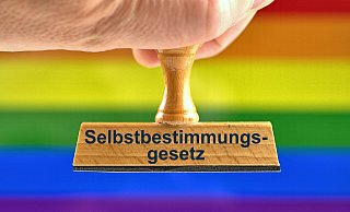 Das Selbstbestimmungsgesetz ermöglicht trans-, intersexuellen und non-binären Menschen, Geschlecht und Vornamen einfacher zu ändern als bisher. - picture alliance / SULUPRESS.DE Das Selbstbestimmungsgesetz ermöglicht trans-, intersexuellen und non-binären Menschen, Geschlecht und Vornamen einfacher zu ändern als bisher. - picture alliance / SULUPRESS.DE
