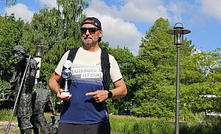 Der Marathon-Pater, wie er sich selbst nennt, meisterte den bereits 300. Marathon seiner Karriere im Kreis Gütersloh. - Privat Der Marathon-Pater, wie er sich selbst nennt, meisterte den bereits 300. Marathon seiner Karriere im Kreis Gütersloh. - Privat