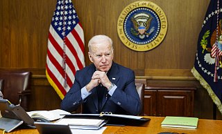 Biden betonte in dem Telefonat mit Putin, eine Invasion würde "großes menschliches Leid verursachen und das Ansehen Russlands schmälern". - AFP Biden betonte in dem Telefonat mit Putin, eine Invasion würde "großes menschliches Leid verursachen und das Ansehen Russlands schmälern". - AFP