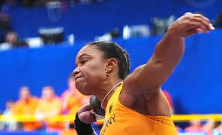 Yemisi Ogunleye überzeugte im Finale und holte eine Medaille. - Peter Dejong/AP/dpa Yemisi Ogunleye überzeugte im Finale und holte eine Medaille. - Peter Dejong/AP/dpa