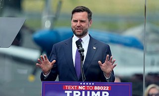J.D. Vance ist Trumps Vizekandidat bei der Präsidentenwahl am 5. November. (Archivbild) - Chuck Burton/AP/dpa J.D. Vance ist Trumps Vizekandidat bei der Präsidentenwahl am 5. November. (Archivbild) - Chuck Burton/AP/dpa
