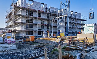 Im Baugebiet Grünewaldstraße in Bielefeld-Dornberg entstehen insgesamt rund 700 neue Wohnungen. Die Brackweder Baugenossenschaft gbb baut 87 davon. Danach will sie zunächst kein weiteres Neubauprojekt anpacken. - Gabor Wallrabenstein Im Baugebiet Grünewaldstraße in Bielefeld-Dornberg entstehen insgesamt rund 700 neue Wohnungen. Die Brackweder Baugenossenschaft gbb baut 87 davon. Danach will sie zunächst kein weiteres Neubauprojekt anpacken. - Gabor Wallrabenstein