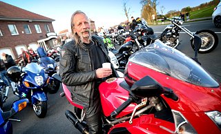 Lutz Gärtner aus Gütersloh auf seiner Ducati nST3 Bj. 2003 ist beim ersten Bikertreff der Saison an der Brocker Mühle dabei. - Andreas Frücht Lutz Gärtner aus Gütersloh auf seiner Ducati nST3 Bj. 2003 ist beim ersten Bikertreff der Saison an der Brocker Mühle dabei. - Andreas Frücht