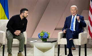 Selenskyj will bei US-Präsident Biden einmal mehr unter anderem die Freigabe von reichweitenstarken Waffen für Angriffe auf militärische Ziele weit in russischem Hinterland erhalten. (Archivbild) - Susan Walsh/AP/dpa Selenskyj will bei US-Präsident Biden einmal mehr unter anderem die Freigabe von reichweitenstarken Waffen für Angriffe auf militärische Ziele weit in russischem Hinterland erhalten. (Archivbild) - Susan Walsh/AP/dpa
