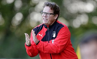 So kennt man ihn: Der Trainer Andreas Brandwein ist an der Seitenlinie immer engagiert. - Henrik Martinschledde So kennt man ihn: Der Trainer Andreas Brandwein ist an der Seitenlinie immer engagiert. - Henrik Martinschledde