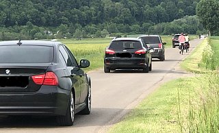 Am langen Wochenende nutzten die Autofahrer wieder verstärkt den Weserradweg als A2-Umleitung - denn dort herrschte Dauerstau. - Nicole Sielermann Am langen Wochenende nutzten die Autofahrer wieder verstärkt den Weserradweg als A2-Umleitung - denn dort herrschte Dauerstau. - Nicole Sielermann