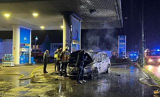 Der Brand an einer Gütersloher Tankstelle rief im Oktober 2024 die Einsatzkräfte von Polizei und Feuerwehr auf den Plan. - Thorsten Heß Der Brand an einer Gütersloher Tankstelle rief im Oktober 2024 die Einsatzkräfte von Polizei und Feuerwehr auf den Plan. - Thorsten Heß