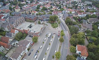 Der Lübbecker Busbahnhof soll im Zusammenhang mit der Planung des Einkaufszentrums "Westertor" an den Niederwall verlegt und das Parkhaus West und die Deerberg-Immobilie abgerissen werden. - Torsten Hagemann Der Lübbecker Busbahnhof soll im Zusammenhang mit der Planung des Einkaufszentrums "Westertor" an den Niederwall verlegt und das Parkhaus West und die Deerberg-Immobilie abgerissen werden. - Torsten Hagemann