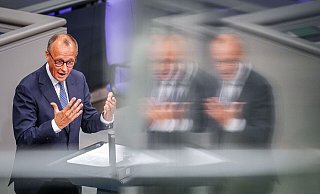 Will schärfere Maßnahmen gegen irreguläre Migration: Unionsfraktionschef Merz. - Kay Nietfeld/dpa Will schärfere Maßnahmen gegen irreguläre Migration: Unionsfraktionschef Merz. - Kay Nietfeld/dpa