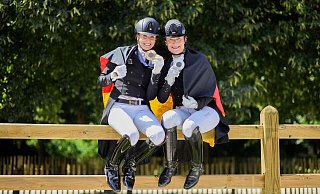 Die Nummer zwei und die Nummer eins der Weltrangliste: Jessica von Bredow-Werndl (l) und Isabell Werth. - Rolf Vennenbernd/dpa Die Nummer zwei und die Nummer eins der Weltrangliste: Jessica von Bredow-Werndl (l) und Isabell Werth. - Rolf Vennenbernd/dpa