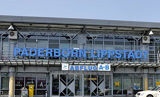 Der Regionalflughafen Paderborn/Lippstadt kämpft gegen große Konkurrenz. - picture alliance / imageBROKER Der Regionalflughafen Paderborn/Lippstadt kämpft gegen große Konkurrenz. - picture alliance / imageBROKER