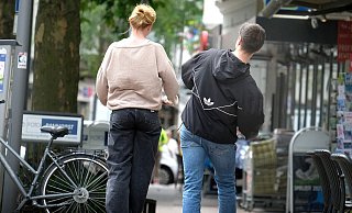 Immer wieder kommt es auch in der Innenstadt von Gütersloh zu gefährlichen Fahrmanövern und Unfällen unter Beteiligung von E-Scootern. - Andreas Frücht Immer wieder kommt es auch in der Innenstadt von Gütersloh zu gefährlichen Fahrmanövern und Unfällen unter Beteiligung von E-Scootern. - Andreas Frücht