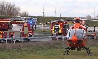 Schwerer Unfall mit drei Verletzten im Löhner Knäuel der A30 Nordumgehung. - Ulf Hanke Schwerer Unfall mit drei Verletzten im Löhner Knäuel der A30 Nordumgehung. - Ulf Hanke