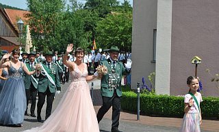 Matthias Koch mit seiner Auserwählten Johanna Multhaup-Koch beim Festumzug in Kollerbeck. - Lennart Schlütz Matthias Koch mit seiner Auserwählten Johanna Multhaup-Koch beim Festumzug in Kollerbeck. - Lennart Schlütz