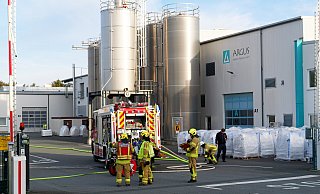 Die Feuerwehr Büren hat einen Löschangriff im Bereich des Gebäudes A eingerichtet. - Ralph Meyer Die Feuerwehr Büren hat einen Löschangriff im Bereich des Gebäudes A eingerichtet. - Ralph Meyer