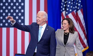 US-Präsident Joe Biden und seine Stellvertreterin Kamala Harris bei einem gemeinsamen Auftritt im Bundesstaat Maryland. - Stephanie Scarbrough/AP/dpa US-Präsident Joe Biden und seine Stellvertreterin Kamala Harris bei einem gemeinsamen Auftritt im Bundesstaat Maryland. - Stephanie Scarbrough/AP/dpa