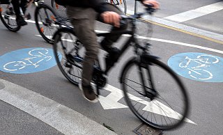 Radfahrer sollen künftig an der B68 einen Radschnellweg nutzen können. - Picture Alliance Radfahrer sollen künftig an der B68 einen Radschnellweg nutzen können. - Picture Alliance