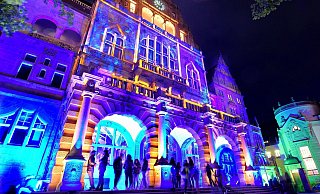 Immer ein Besuchermagnet: Tausende zieht's 2019 zu den Nachtansichten. Das Rathaus leuchtet. - BARBARA FRANKE Immer ein Besuchermagnet: Tausende zieht's 2019 zu den Nachtansichten. Das Rathaus leuchtet. - BARBARA FRANKE