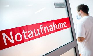 Seit Wochen sind Kliniken in Deutschland wegen der hohen Zahl an Atemwegsinfektionen überlastet. - Hauke-Christian Dittrich/dpa Seit Wochen sind Kliniken in Deutschland wegen der hohen Zahl an Atemwegsinfektionen überlastet. - Hauke-Christian Dittrich/dpa