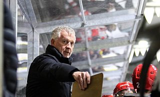Herfords Chefcoach Jeff Job konnte mit dem Auftritt seiner Mannschaft erneut nicht zufrieden sein. Jetzt kommt das Derby. - Yvonne Gottschlich Herfords Chefcoach Jeff Job konnte mit dem Auftritt seiner Mannschaft erneut nicht zufrieden sein. Jetzt kommt das Derby. - Yvonne Gottschlich
