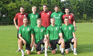 Trainingsauftakt beim Fußball-Regionalligisten FC Gütersloh: Zur ersten Einheit kommen auf dem Rasenplatz des LAZ Ost auch die bisherigen sechs Zugänge zusammen. - Jens Dünhölter Trainingsauftakt beim Fußball-Regionalligisten FC Gütersloh: Zur ersten Einheit kommen auf dem Rasenplatz des LAZ Ost auch die bisherigen sechs Zugänge zusammen. - Jens Dünhölter