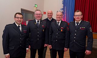Führungswechsel im Förderverein: (v. l.) Patrick Falkenrich, Thomas Westhof, Hans Georg Liemke, Udo Plaßhenrich und Sebastian Lienen. - Ralph Meyer Führungswechsel im Förderverein: (v. l.) Patrick Falkenrich, Thomas Westhof, Hans Georg Liemke, Udo Plaßhenrich und Sebastian Lienen. - Ralph Meyer