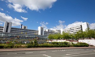 Die Kosten für die Sanierung des Hauptgebäudes der Universität haben sich allein für den ersten Bauabschnitt von 132 Millionen Euro aufinzwischen etwa 255 Millionen Euro nahezu verdoppelt. - Oliver Krato Die Kosten für die Sanierung des Hauptgebäudes der Universität haben sich allein für den ersten Bauabschnitt von 132 Millionen Euro aufinzwischen etwa 255 Millionen Euro nahezu verdoppelt. - Oliver Krato