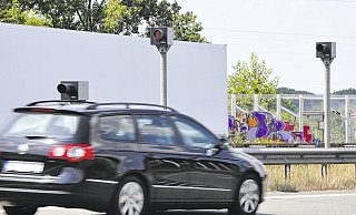 Der Blitzer am Bielefelder Berg. - dpa Der Blitzer am Bielefelder Berg. - dpa