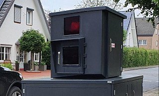 Der Blitzer tingelt quer durch das ganze Stadtgebiet, damit Autofahrer sich an die Tempovorgaben halten. - Irja Most (Archiv) Der Blitzer tingelt quer durch das ganze Stadtgebiet, damit Autofahrer sich an die Tempovorgaben halten. - Irja Most (Archiv)