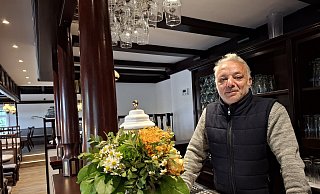 Recep Cet übernimmt den Gastronomiebetrieb im Alten Fährhaus in Beverungen. - Torsten Wegener Recep Cet übernimmt den Gastronomiebetrieb im Alten Fährhaus in Beverungen. - Torsten Wegener