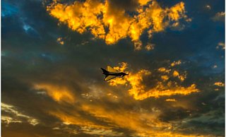 Im Herbst und Winter fliegen die Piloten der Bundeswehr öfter auch abends zur Übung. - Pixabay Im Herbst und Winter fliegen die Piloten der Bundeswehr öfter auch abends zur Übung. - Pixabay