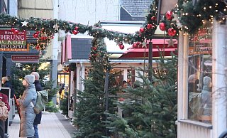 Die Höxteraner Weihnachtszeit ist der einzige die gesamte Adventszeit durchlaufende Weihnachtsmarkt im Kreis Höxter. - Burkhard Battran Die Höxteraner Weihnachtszeit ist der einzige die gesamte Adventszeit durchlaufende Weihnachtsmarkt im Kreis Höxter. - Burkhard Battran