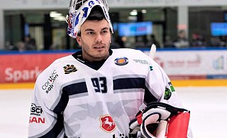 Neuer Goalie: Philip Lehr wurde vom Herforder EV für eine der Schlüsselpositionen verpflichtet. - Feenstaub Entertainment Sascha Lamozik Neuer Goalie: Philip Lehr wurde vom Herforder EV für eine der Schlüsselpositionen verpflichtet. - Feenstaub Entertainment Sascha Lamozik