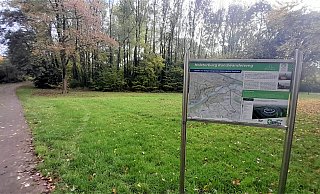 Hier nahe des Parkplatzes an der Diemelaue und am Rundwanderweg Holsterburg soll Platz für 10 bis 15 Wohnmobile entstehen. - Simone Flörke Hier nahe des Parkplatzes an der Diemelaue und am Rundwanderweg Holsterburg soll Platz für 10 bis 15 Wohnmobile entstehen. - Simone Flörke
