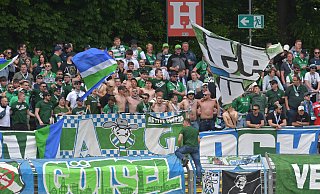 Die Anhänger des FC Gütersloh, hier im letzten Saisonspiel 2024/2025 gegen den Wuppertaler SV, blicken bereits gespannt auf das DFB-Pokal-Duell des Regionalligisten gegen Erstligist Union Berlin. Der Vorverkauf läuft bestens. - sport/presse/foto Dünhölter Die Anhänger des FC Gütersloh, hier im letzten Saisonspiel 2024/2025 gegen den Wuppertaler SV, blicken bereits gespannt auf das DFB-Pokal-Duell des Regionalligisten gegen Erstligist Union Berlin. Der Vorverkauf läuft bestens. - sport/presse/foto Dünhölter