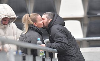 Sascha Mölders Familie ist am Wochenende meistens auch im Kreis Gütersloh. - Jens Dünhölter Sascha Mölders Familie ist am Wochenende meistens auch im Kreis Gütersloh. - Jens Dünhölter