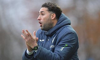 Trainer Julian Hesse ist mit der ersten Saisonhälfte des FC Gütersloh zufrieden. - sport/presse/foto Dünhölter Trainer Julian Hesse ist mit der ersten Saisonhälfte des FC Gütersloh zufrieden. - sport/presse/foto Dünhölter