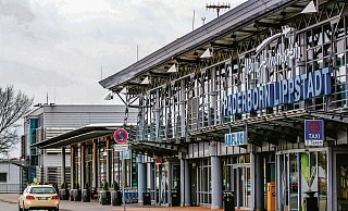Erste Urlaubsflieger sollen im Juli wieder vom PAderborner Flughafne aus starten. - Jens Reddeker Erste Urlaubsflieger sollen im Juli wieder vom PAderborner Flughafne aus starten. - Jens Reddeker
