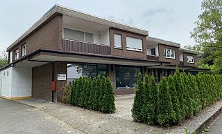 Im Erdgeschoss des Wohnkomplexes an der Dresdner Straße 55 in Blankenhagen soll bald ein Restaurant eröffnen. Links unten, hinter den Koniferen, war einst der Polizei-Bezirksdienst angesiedelt. - Christian Bröder Im Erdgeschoss des Wohnkomplexes an der Dresdner Straße 55 in Blankenhagen soll bald ein Restaurant eröffnen. Links unten, hinter den Koniferen, war einst der Polizei-Bezirksdienst angesiedelt. - Christian Bröder