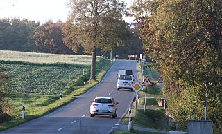 In Richtung Königstraße dürfen Autofahrer auf der Häger Straße bis kurz vor der Kurve ordentlich Gas geben. - Susanne Barth In Richtung Königstraße dürfen Autofahrer auf der Häger Straße bis kurz vor der Kurve ordentlich Gas geben. - Susanne Barth