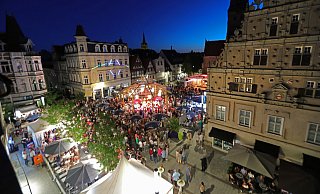 Mit kleineren Veranstaltungen oder eine großen „Welcome back Party" soll zahlendes Publikum zurück in die Innenstadt geholt werden – wie hier beim Hoekerfest 2019. - Kiel-Steinkamp Mit kleineren Veranstaltungen oder eine großen „Welcome back Party" soll zahlendes Publikum zurück in die Innenstadt geholt werden – wie hier beim Hoekerfest 2019. - Kiel-Steinkamp
