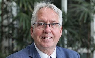 Landrat Jürgen Müller (SPD): Wenn man etwas erreichen möchte bei dem, was die Bevölkerung bewegt, dann muss man sich die Zeit für einen gemeinsamen Kompromiss nehmen. - Frank-Michael Kiel-Steinkamp Landrat Jürgen Müller (SPD): Wenn man etwas erreichen möchte bei dem, was die Bevölkerung bewegt, dann muss man sich die Zeit für einen gemeinsamen Kompromiss nehmen. - Frank-Michael Kiel-Steinkamp