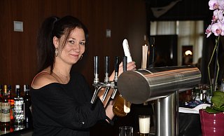 Die Stadthallen-Restaurant-Bar "Ginas" in Höxter bleibt erhalten, betont Pächterin Gina Balke. - Thomas Kube Die Stadthallen-Restaurant-Bar "Ginas" in Höxter bleibt erhalten, betont Pächterin Gina Balke. - Thomas Kube