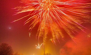Sonderfahrpläne zu Silvester und Weihnachten - der Plan für den Weg durch die Stadt. - Sarah Jonek Sonderfahrpläne zu Silvester und Weihnachten - der Plan für den Weg durch die Stadt. - Sarah Jonek
